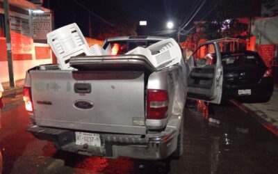 Accidente sin lesionados en la colonia Anáhuac: camionetas colisionan por alcance