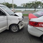 Le dan por «Detroit Rock City» a un Taxi en el bulevar Independencia