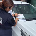 ¿Auto abandonado o historia de fin de semana que se salió de control?