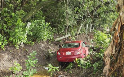 Empleado federal sobrevive a brutal choque en la autopista México-Tuxpan