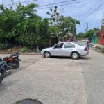 Choque entre auto y motocicleta deja lesionada a una mujer en la colonia Los Artistas