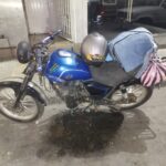Motociclista impacta dos vehículos en cadena y resulta lesionado en la zona centro de Tuxpan