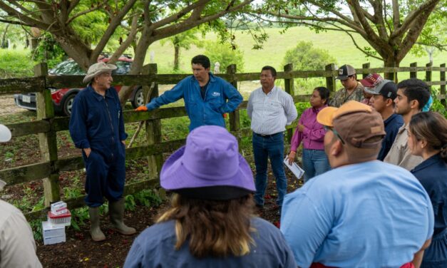 Capacitan a médicos zootecnistas de la región en el manejo de Tuberculosis Bovina