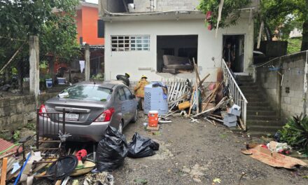 Explosión en vivienda de Tuxpan deja tres lesionados, entre ellos un menor; fuga de gas, la probable causa
