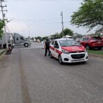 Mercedes resultó lesionada tras chocar contra un Taxi en el Libramiento