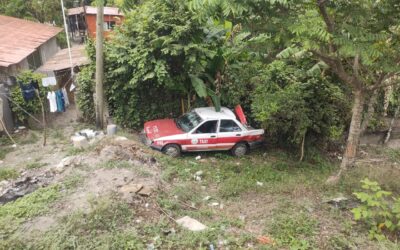 Vuelca taxi en la carretera Tuxpan-Tampico; no hubo lesionados