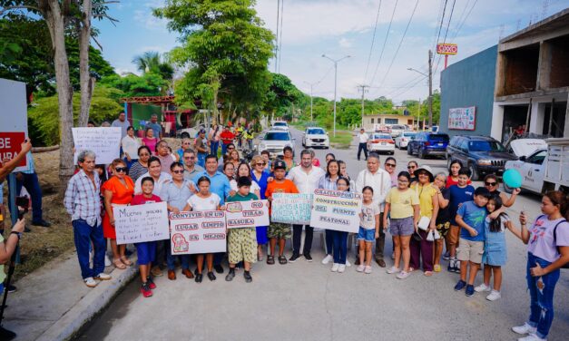 Daniel Cortina inaugura puente peatonal y entrega la limpieza de más drenes pluviales