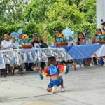 Juan Gómez García apadrina generación de preescolar y es invitado de honor
