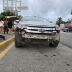 Taxista choca con una familia y huye del lugar; víctimas quedan desamparadas