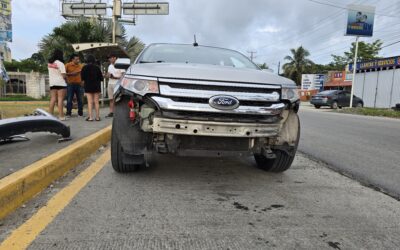 Taxista choca con una familia y huye del lugar; víctimas quedan desamparadas