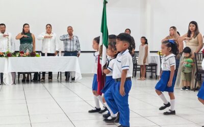 ¡Inicio de graduaciones y el regidor 5to uno de los más solicitados como padrino!