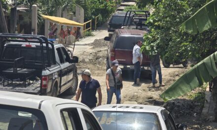 Muere hombre en su domicilio en la colonia Rafael Hernández Ochoa; autoridades investigan causa del deceso
