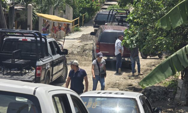 Muere hombre en su domicilio en la colonia Rafael Hernández Ochoa; autoridades investigan causa del deceso
