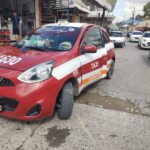 Choque leve frente a Mamá Lucha: los peluches del taxi salieron ilesos
