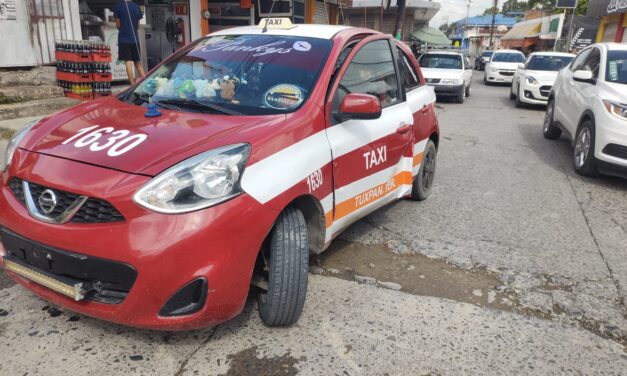 Choque leve frente a Mamá Lucha: los peluches del taxi salieron ilesos