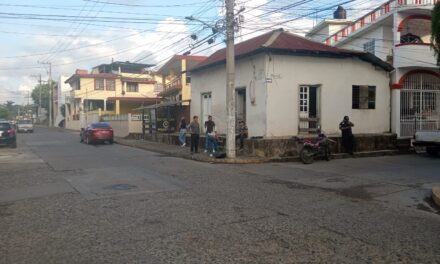 Choque Mañanero: Motociclista resulta lesionado