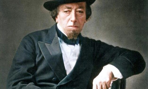 «Casi nunca ocurre lo que prevemos, generalmente sucede lo que menos esperamos» – Benjamin Disraeli