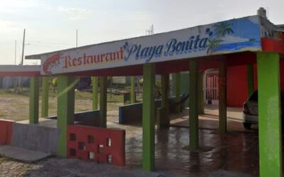 Alertan por abusos en renta de palapas en la playa: piden a turistas exigir recibo y denunciar extorsiones
