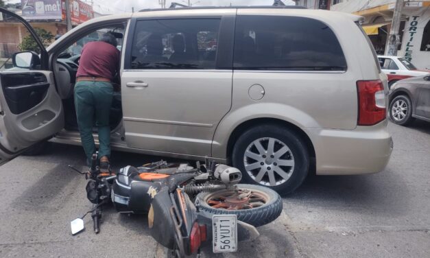 Choque vehicular en el Libramiento López Mateos deja solo daños materiales; conductores llegan a acuerdo