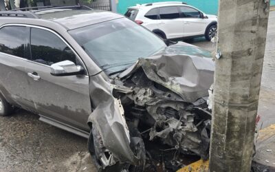 Choca su Equinox en la Colombia y la deja abandonada.