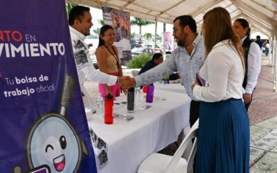 Un gran número de jóvenes hallaron oportunidades laborales en la Feria Juvenil del Empleo Tuxpan 2025