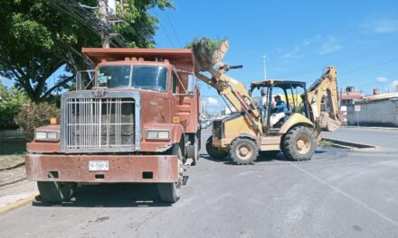 Se realiza la limpieza, saneamiento y desazolve de la avenida Cuauhtémoc