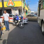 Taxi vs Moto en el bule