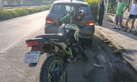 No respeta preferencia de paso y provoca choque en la colonia Reyes Heroles