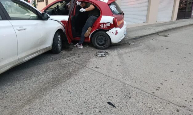 Choque en la colonia Anáhuac deja un lesionado leve
