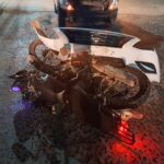 Choca su Mortalika contra un Taxi en el Infonavit Tenechaco