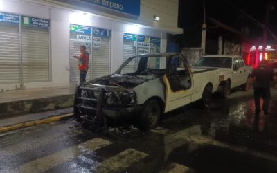 Arde en llamas patrulla descompuesta de la Policía Ministerial en Tuxpan