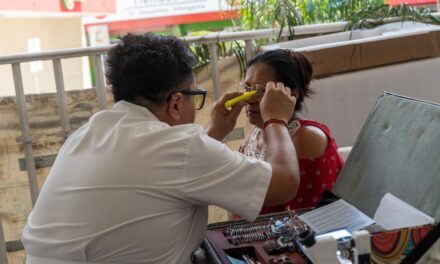 Apoyo a familias tuxpeñas con talleres, cortes de cabello y revisiones visuales