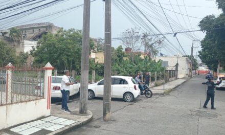 Colisión por no respetar señalamiento de alto en Abasolo
