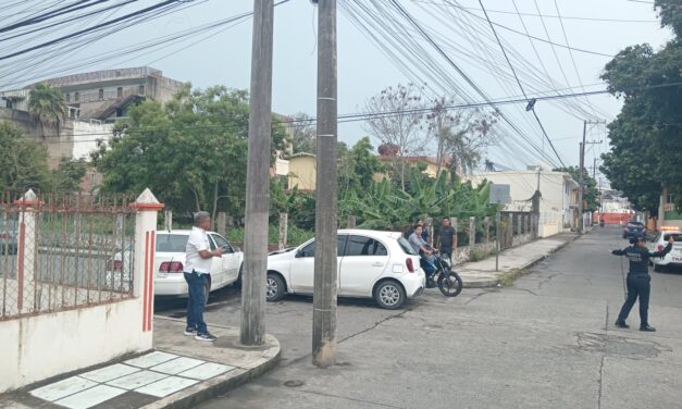 Colisión por no respetar señalamiento de alto en Abasolo