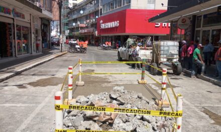 Obras Públicas realizó trabajos de bacheo en la avenida Juárez, en las calles Fausto Vega y Garizurieta, esquina 2 de Abril