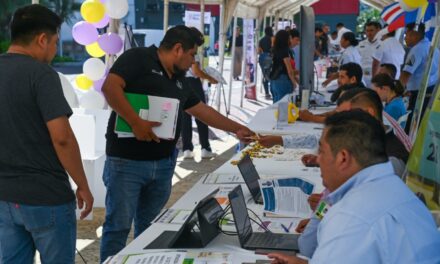 Feria Nacional del Empleo para las Juventudes 2025: 33 empresas ofertaron oportunidades de empleo a jóvenes de Tuxpan y la región