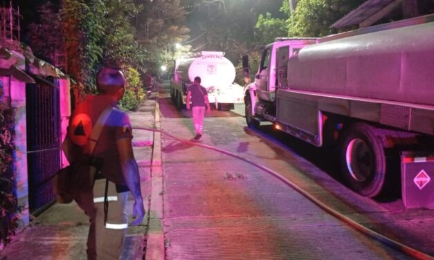 Arde humilde vivienda en la colonia Murillo Vidal; familia lo pierde todo