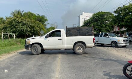 Cierran paso hacia la CFE en Playa San Antonio por inconformidad con obras