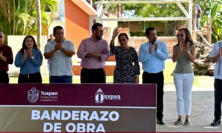 Bety Piña orgullosa, estuvo en la inauguración de la construcción de dos aulas en la primaria “Minerva”