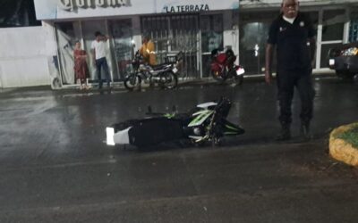 Joven motociclista lesionado en accidente sobre la Calzada