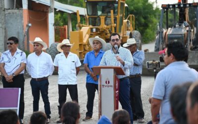 Ayuntamiento de Tuxpan puso en marcha en Tampiquillo la obra de construcción de la carretera tipo D, con concreto asfáltico