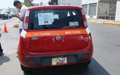 Motociclista resulta lesionado tras darle por «Detroit» a un taxi en pleno centro