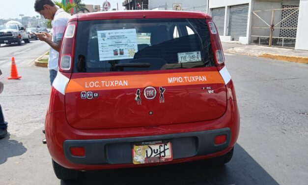Motociclista resulta lesionado tras darle por «Detroit» a un taxi en pleno centro