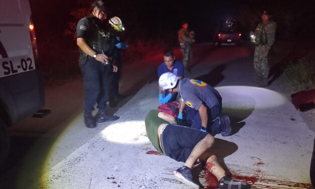 Mientras usted dormía: motociclista sufre fractura en accidente en el km 18 de Praxedis Guerrero