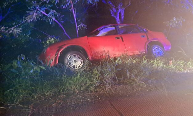 Localizan vehículo abandonado tras accidente en la carretera a Cobos