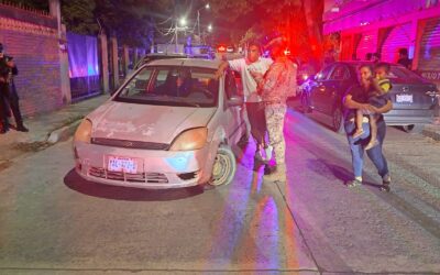 Aparatoso choque en la colonia El Esfuerzo deja solo daños materiales