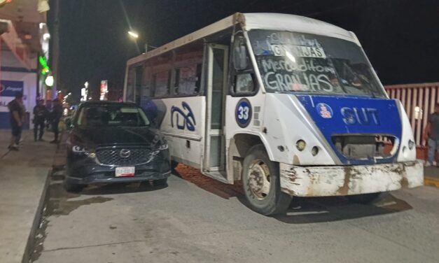 SUT impacta a camioneta en la colonia La Rivera; solo daños materiales