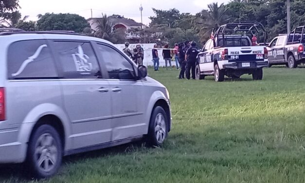 Hallan a hombre sin vida en campo deportivo de Tuxpan; continúa en calidad de desconocido
