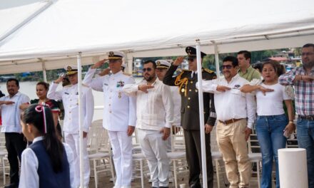Con desfile cívico-militar se conmemoró en Tuxpan el 215 Aniversario del Inicio de la Independencia de México