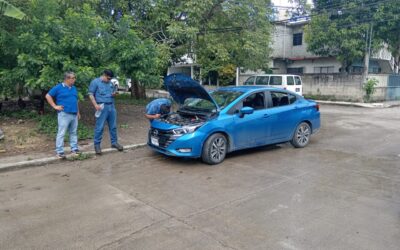 Accidente en colonia Vicente Guerrero deja vehículo resguardado